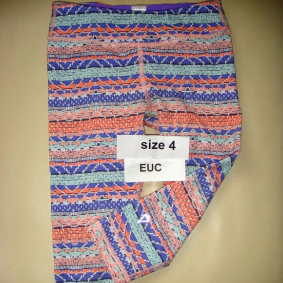 Ivivva by Lululemon size 4 capri pants SOLD - Picture 2 of 3